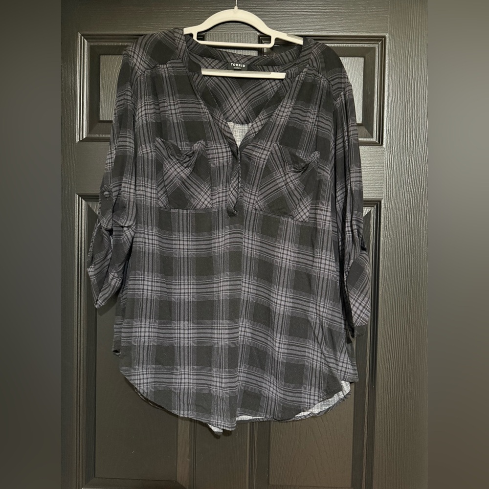 Torrid Gray and Black 3/4 Sleeve Harper Blouse
